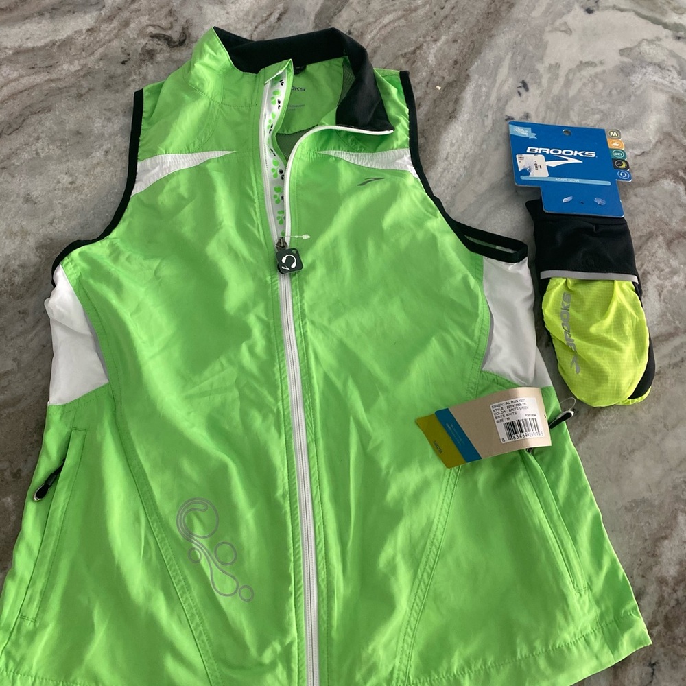 Brooks running vest and gloves